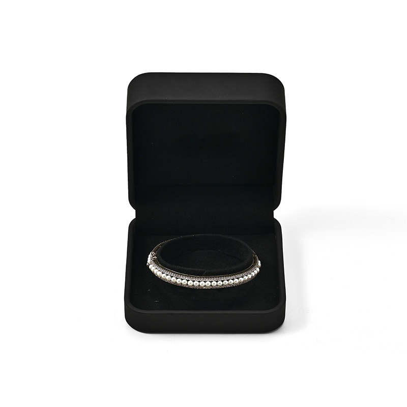 FANXI Custom black PU leather microfiber bracelet box