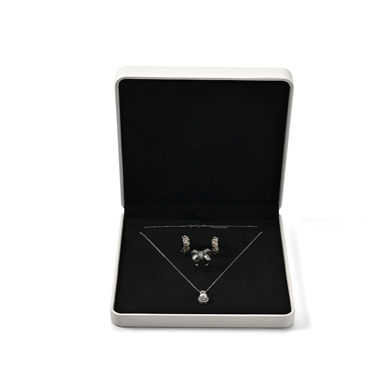 FANXI Custom white PU leather microfiber set box