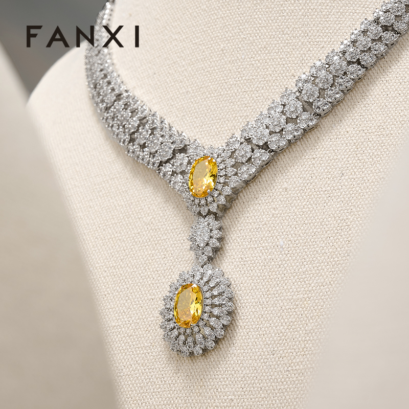 FANXI High Quality Beige Linen Jewelry Portait Stand