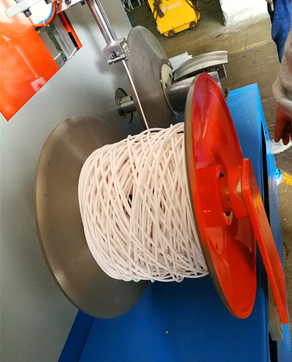 Lan cable cross cable coiling machine