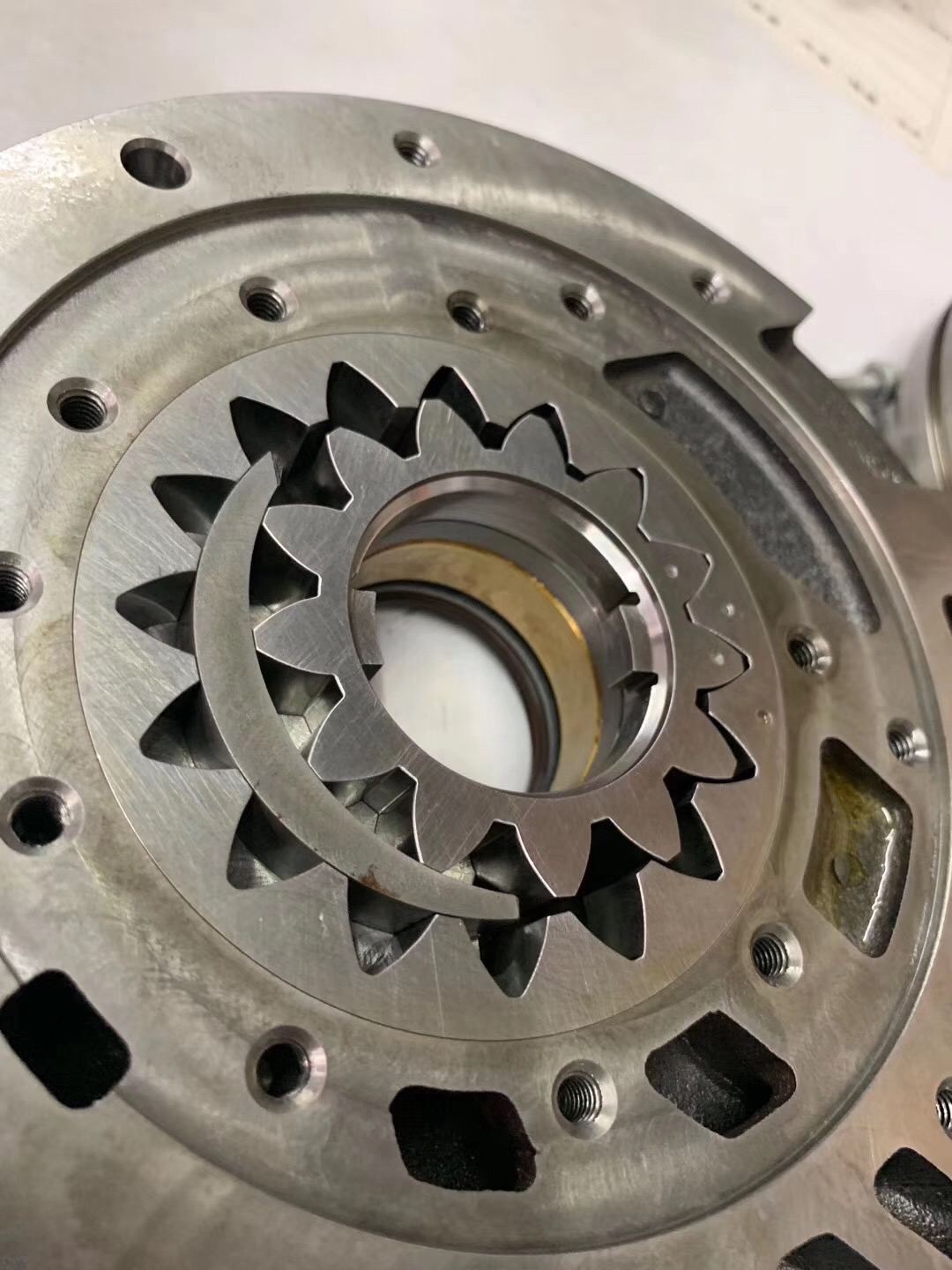 ZF4HP20 4HP20 Automatic Transmission OIL PUMP OEM 1521210025 4HP200002OEM GZJY