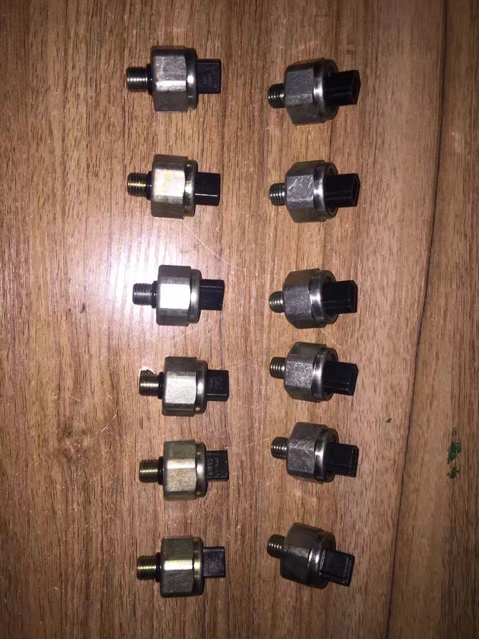 JF011E-0011-OEM JF010E JF011E F09A F09B F10A F1CJA RE0F09A Oil Pressure Sensor For Nissa n Jeep CP5-10