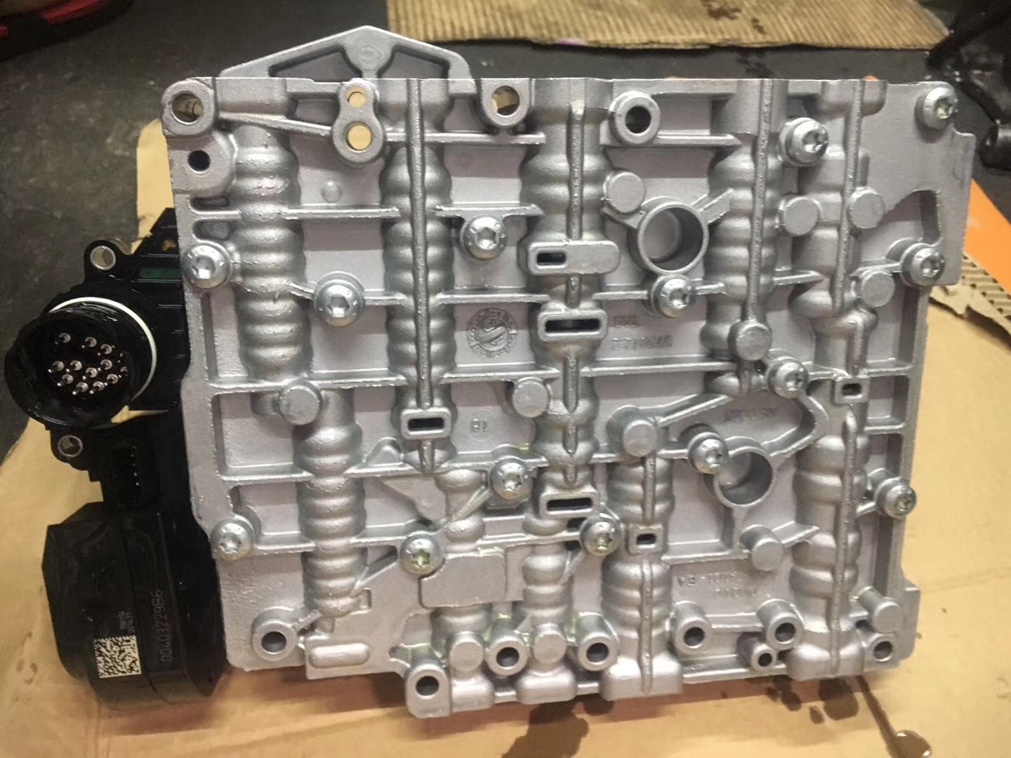 36002911 6DCT450 MPS6 transmission Power shift control unit with valve