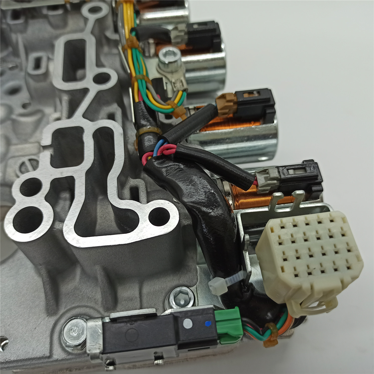 JF015E-0048-RE RE0F11A JF015E CVT VALVE BODY REBUILD WITH 2 SENSORS For /Nissan Sunny 1.5L Tiida Sylphy 1.6L Sale