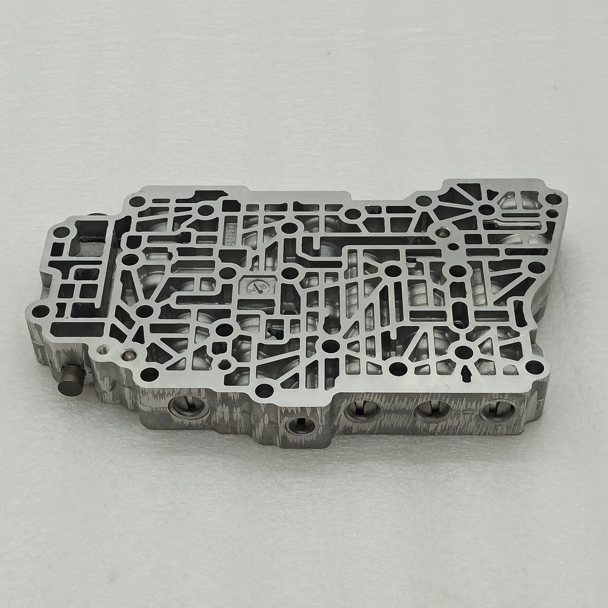 6T-0024-OEM valve body w/o separator palte and cover pad 24261745