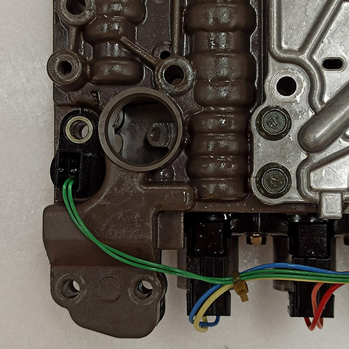 V4A51-0005-U1 Valve Body U1 V4A51 Automatic Transmission 4 Speed For M itsubishi LEOPAARD
