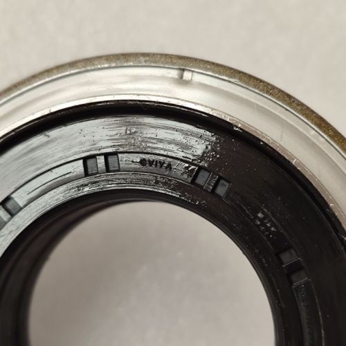 8F35-0016-AM 8F35 Axle Seal Mid Case 38*71.6*24.6 8F40/8F57/H4F45 213232 JM5P-1177-AC