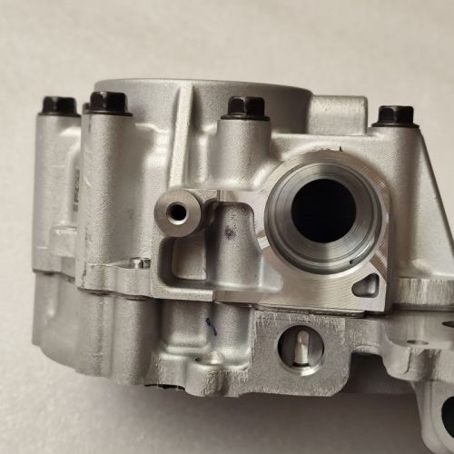 VT40-0020-OEM VT40 Oil Pump Body Without Ring Or Chain 24297279