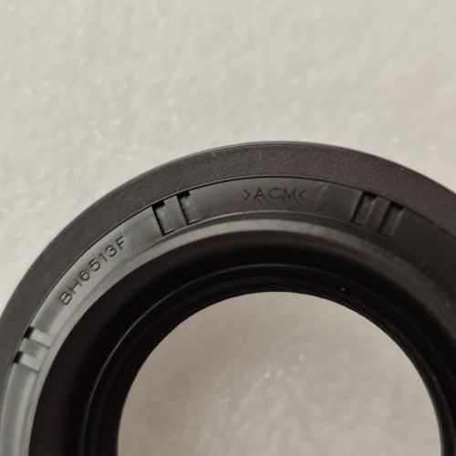 K111-0005-OEM K111 Axle Seal Right NOK BH 6413E 40*64*9 U240 U241 U251 U250E