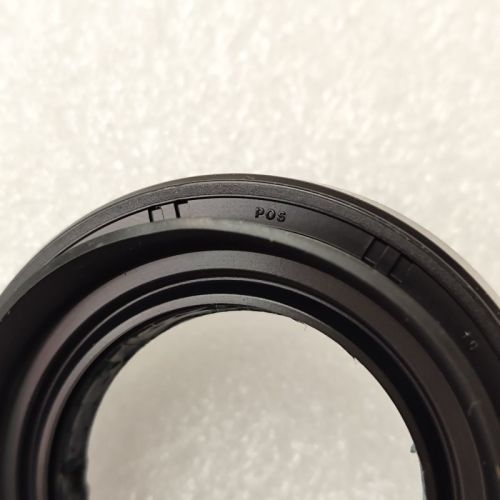 A6GF1-0015-OEM A6GF1 Axle Seal Left 45245 26210 37*62 Mid Case