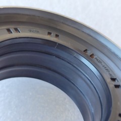 8F35-SEAL04-AM1 8F35-0016-AM1 Axle Seal 4WD Mid Case HU1177C14 38*71.58/78*14/21.5 JM5P-1177-AC 8F35 Transmission