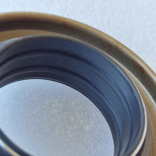 8F35-SEAL04-AM1 8F35-0016-AM1 Axle Seal 4WD Mid Case HU1177C14 38*71.58/78*14/21.5 JM5P-1177-AC 8F35 Transmission