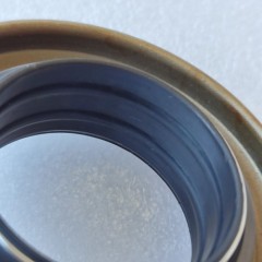 8F35-SEAL04-AM1 8F35-0016-AM1 Axle Seal 4WD Mid Case HU1177C14 38*71.58/78*14/21.5 JM5P-1177-AC 8F35 Transmission
