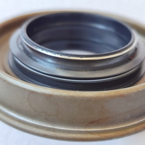 8F35-SEAL04-AM1 8F35-0016-AM1 Axle Seal 4WD Mid Case HU1177C14 38*71.58/78*14/21.5 JM5P-1177-AC 8F35 Transmission