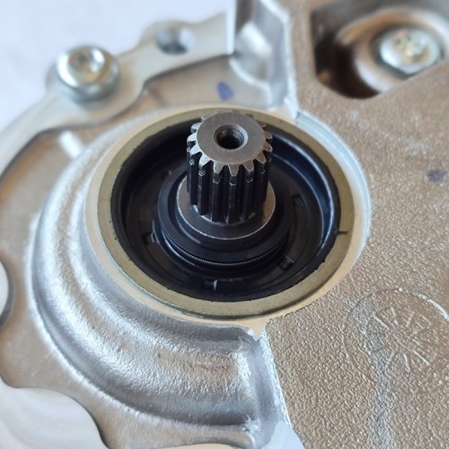 8F35-PUMP03-OEM Pump Without Outer Gear Or Chain Single Pump JM5P-7A103-EB 8F35 Transmission