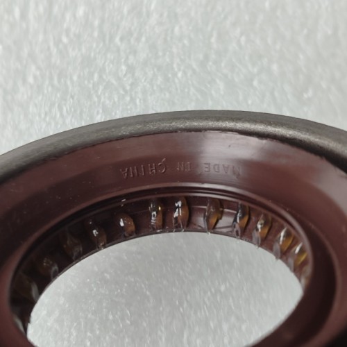 6T40-0047-OEM Axle Seal Left 24273971 33.3x61.25x9.5x11.5 for 6T30/6T31/6T40/6T41 Transmission