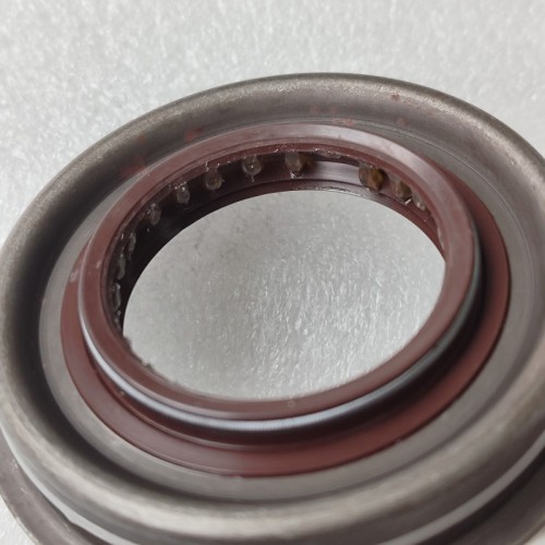 6T40-0047-OEM Axle Seal Left 24273971 33.3x61.25x9.5x11.5 for 6T30/6T31/6T40/6T41 Transmission