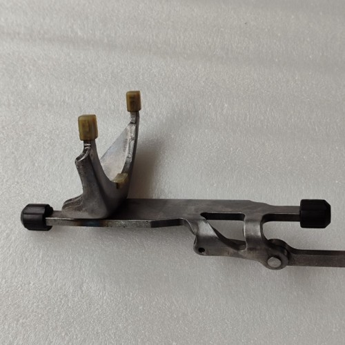 0B5-FORK02-U1 Shift Fork 0B5 311 570E for Audi A4 A5 DL501 DSG 7-Speed Automatic Transmission Replacement