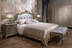 Antique Elegant Style Carved Bedroom Furniture Set