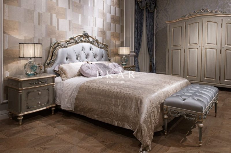 Antique Elegant Style Carved Bedroom Furniture Set