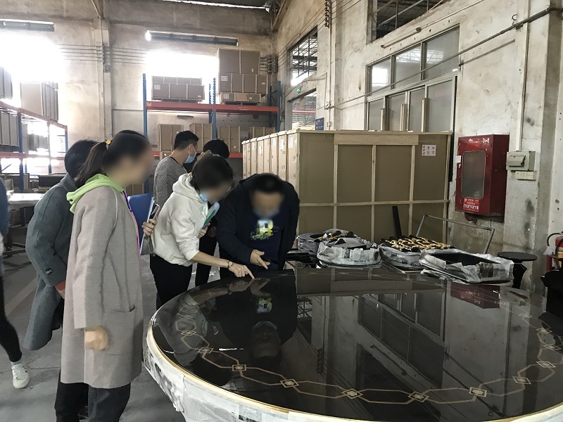 Agents of Vietnamese customers visit our factory
