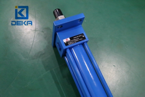 DEKA  Oil cylinder  70H-8 3FA50BB325-AB