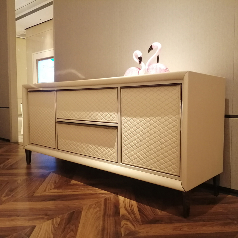 Chic Diamond Pattern TV Cabinet