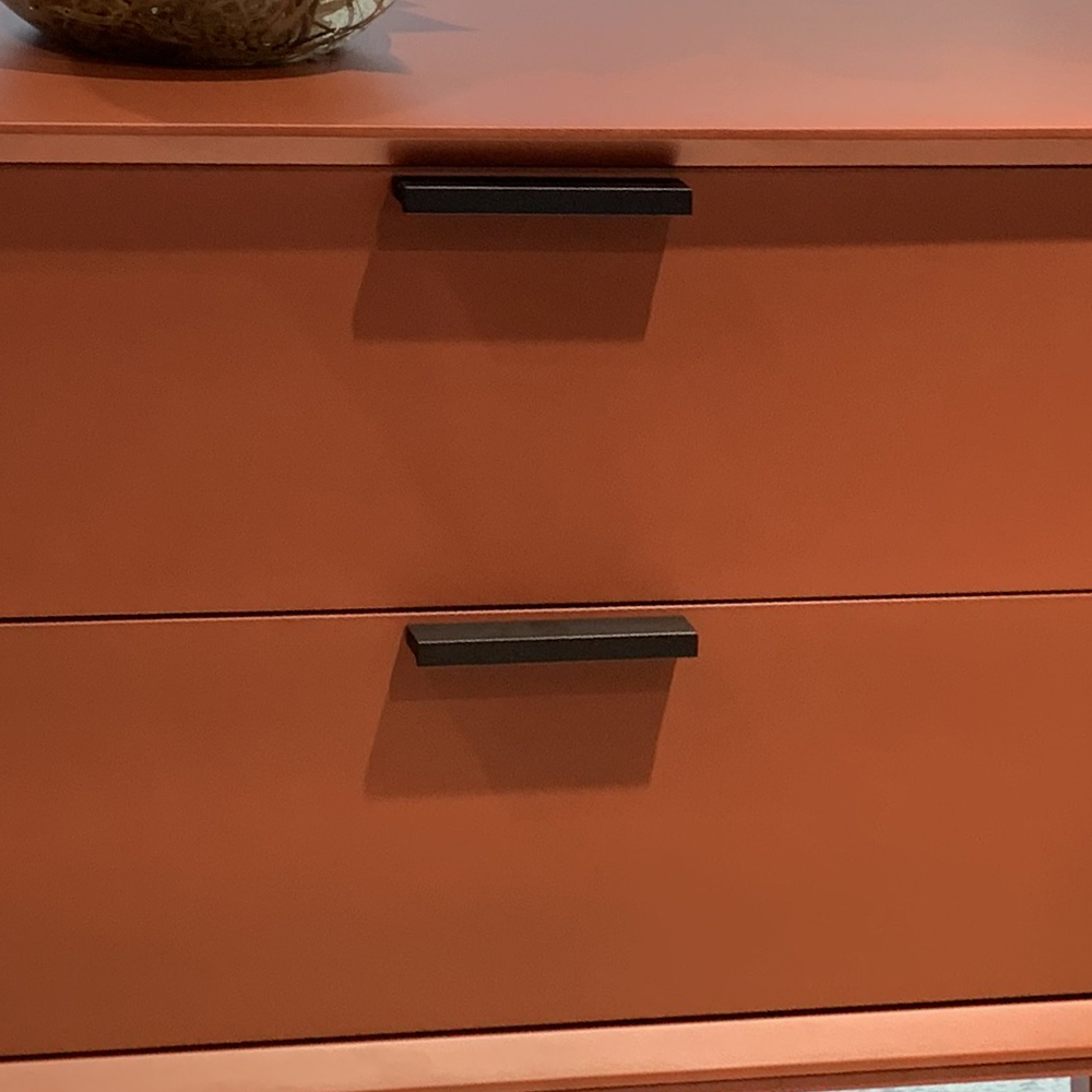 Tủ bên hiện đại đầy màu sắc với 4 ngăn kéo