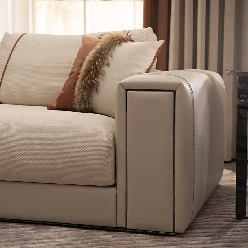 Elegant Three-Seater Sofa: Comfort and Style in One