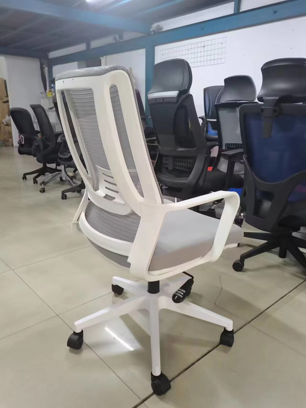 EKAR FURNITURE's Exclusive Fabric and Iron Office Chair - Light Luxury in Professional Settings