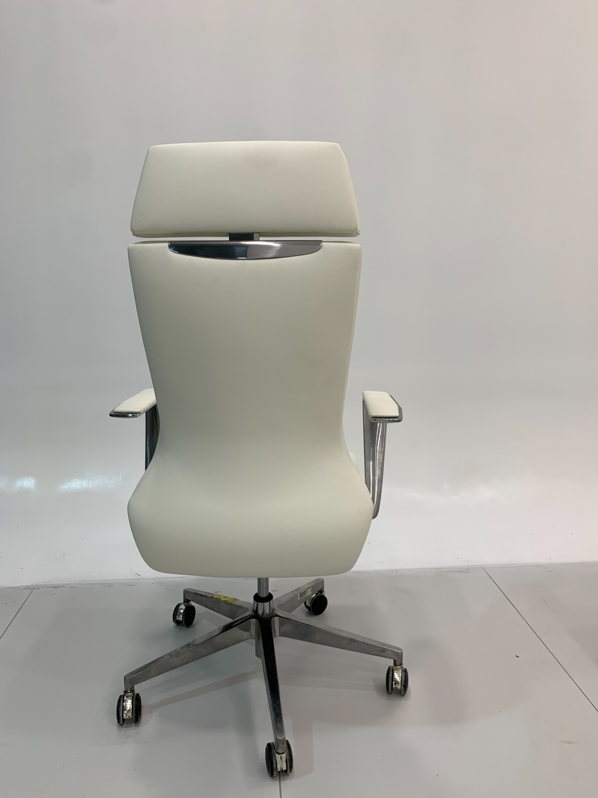 EKAR FURNITURE's Luxury Leather and Iron Office Chair - A Pinnacle of Light Luxury