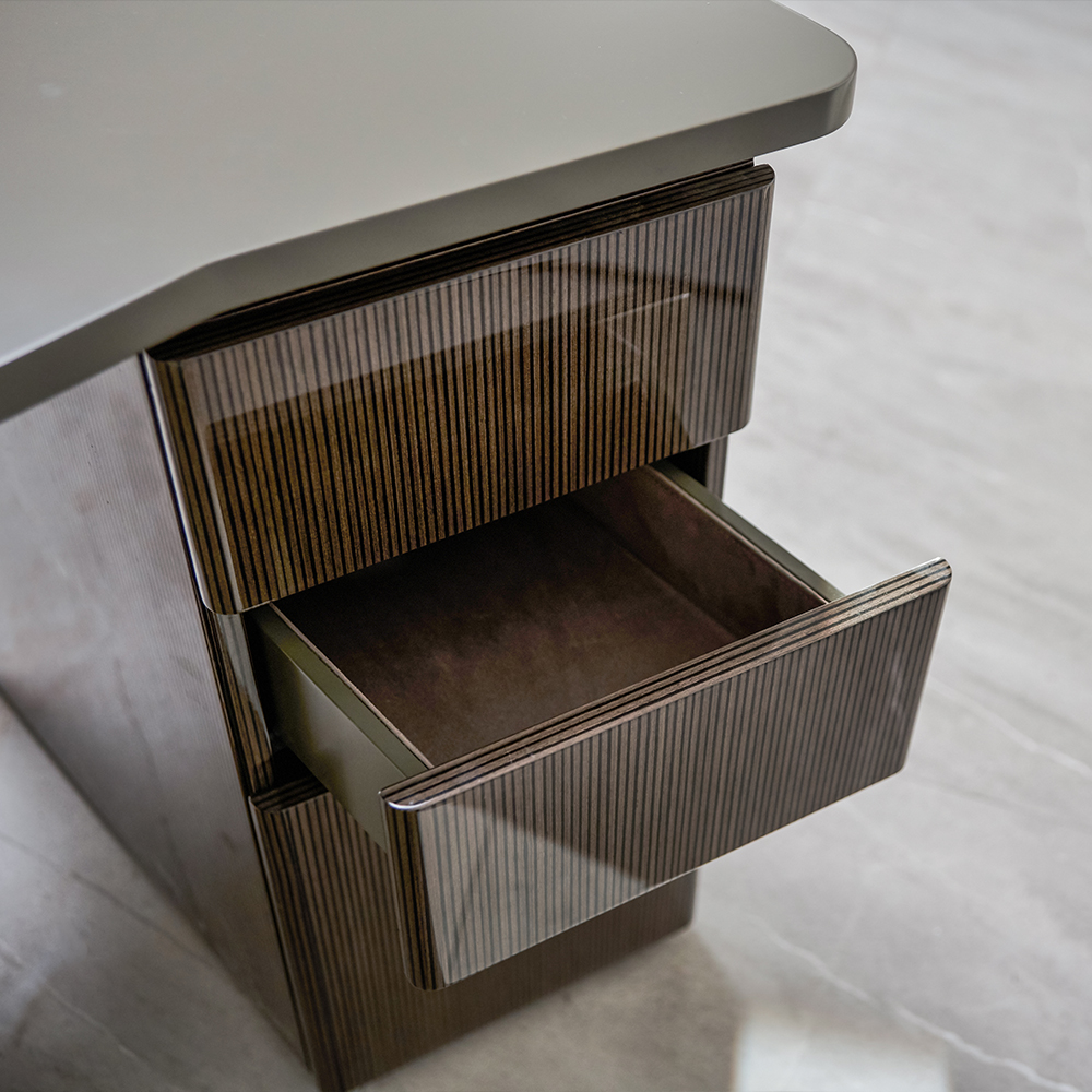 Contemporary desk design