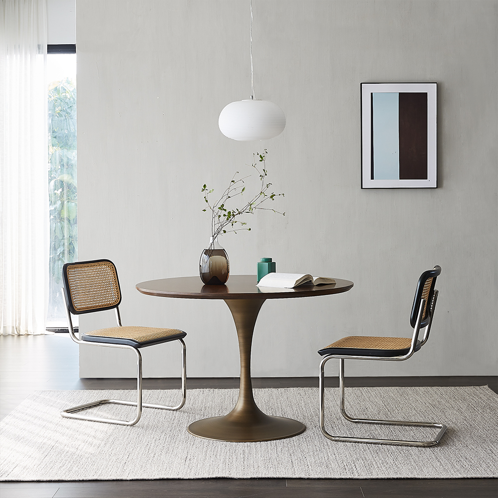 Round Dining Table with Metal Legs