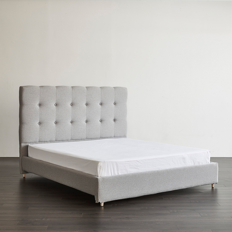 Tufted Wingback Bed - Classic Elegance for Your Bedroom