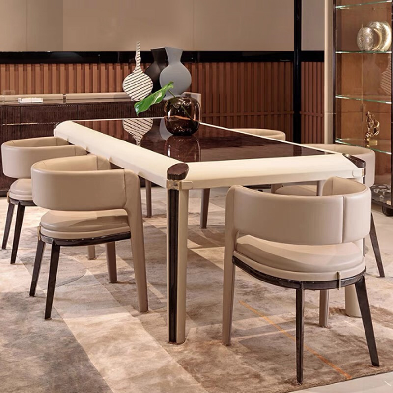 Modern Chic Dining Chairs: Stylish Dining Spaces