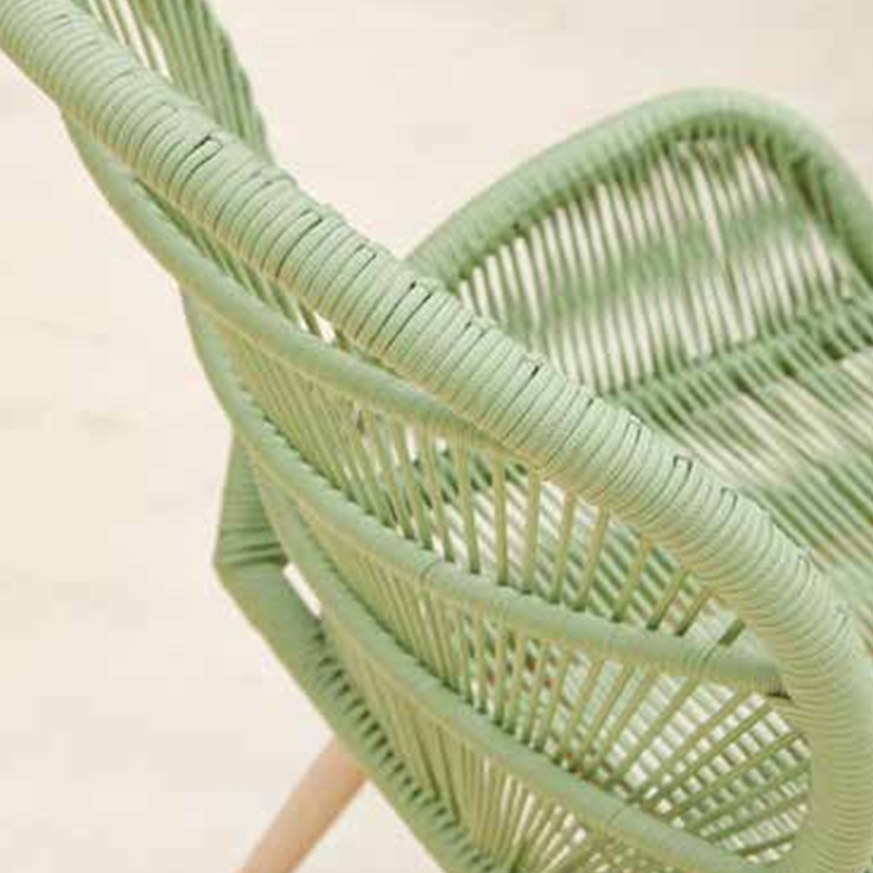 Outdoor leaf-shaped dining chairs embrace nature