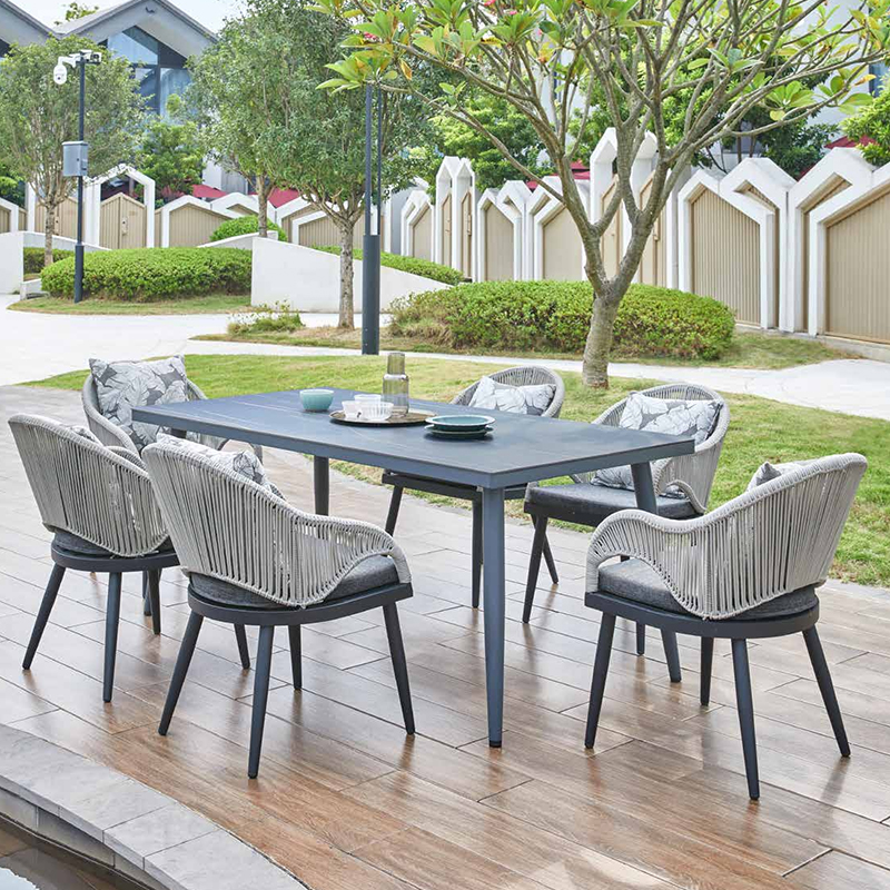 Outdoor Dining Chair with Breathable Fabric and Quick-Dry Cotton