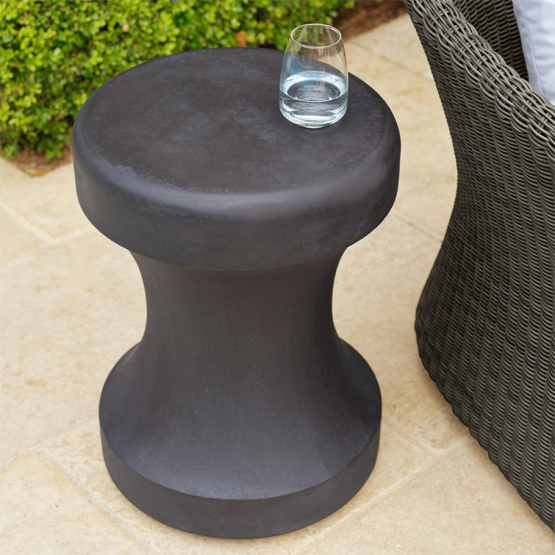 Simple and elegant round outdoor corner table
