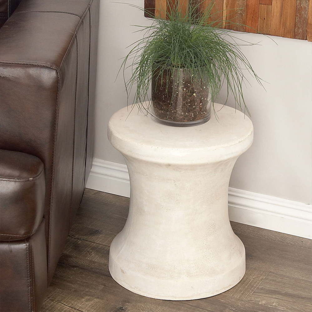 Simple and elegant round outdoor corner table