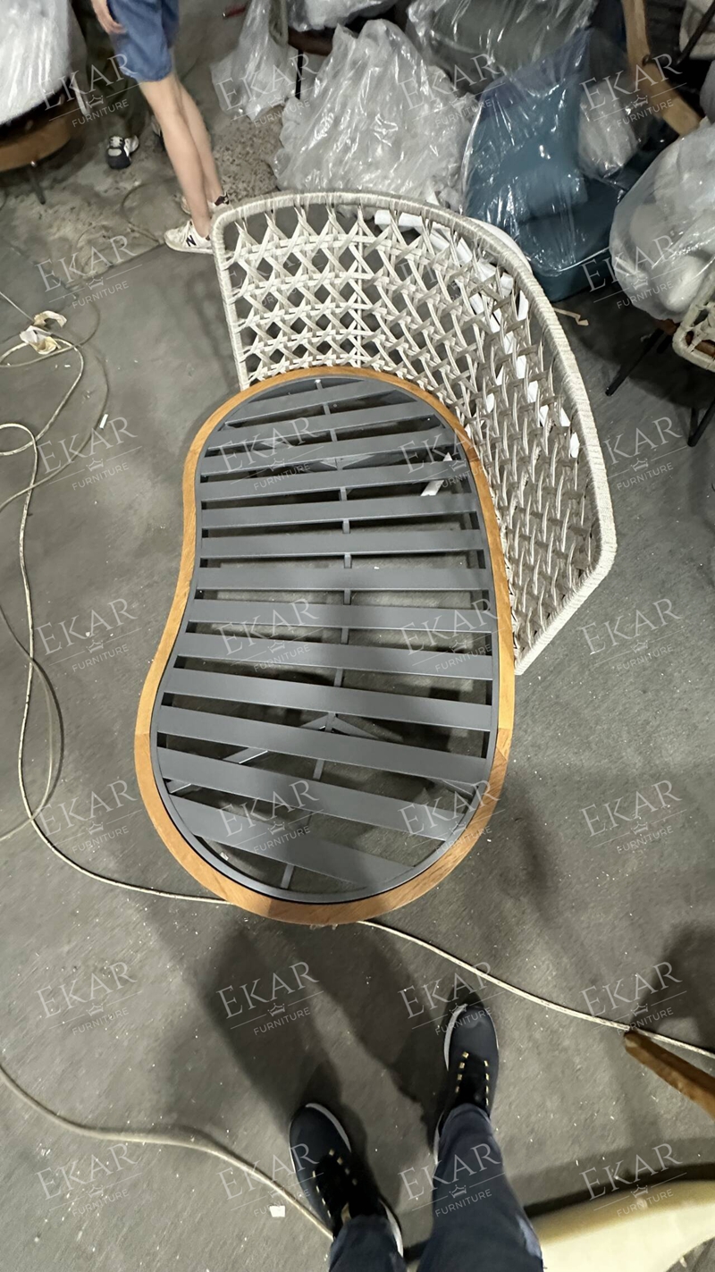 Outdoor leisure lounge chair combining wood and fabric