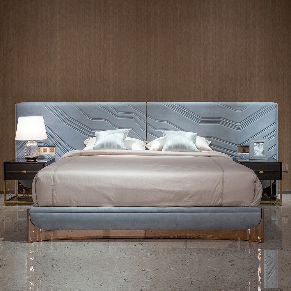Modern Wide Screen Bed for Contemporary Bedrooms