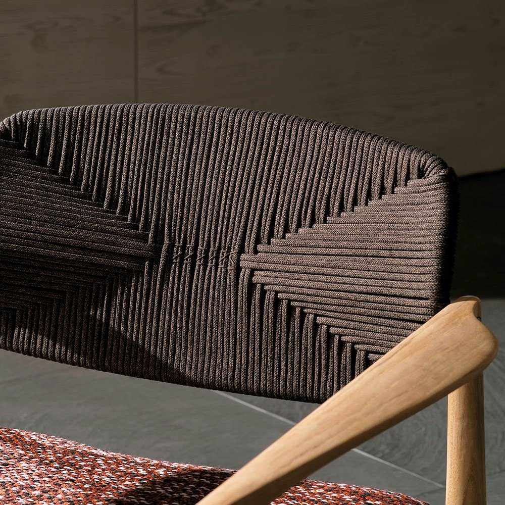 Modern Outdoor Leisure Chair – Sleek Design for Patios and Gardens