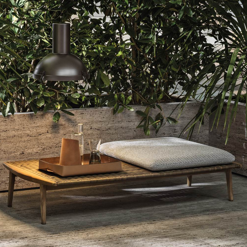 Modern outdoor wicker bench – for patios, gardens and balconies