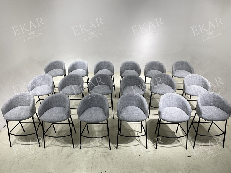 Modern Bar Stool – Sleek Design with Durable Metal and Natural Materials