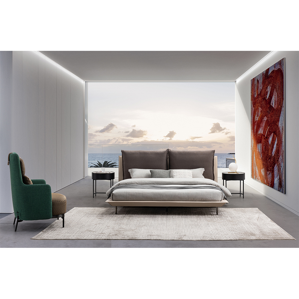 Classic Wood Round Side Table – Elegant Design for Sophisticated Spaces