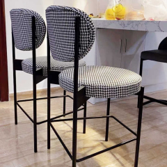 Modern Bar Stool with Metal Legs – Sleek Design for Contemporary Dining Spaces