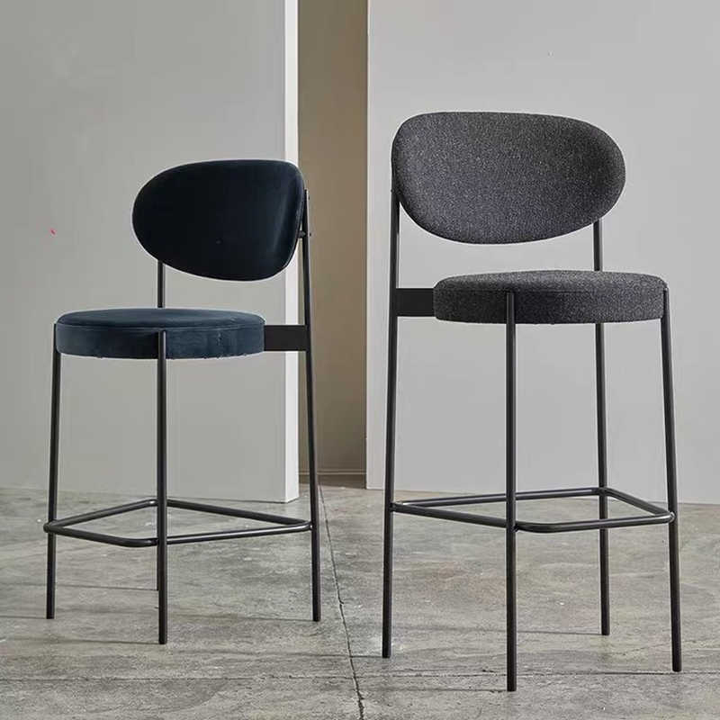 Modern Bar Stool with Metal Legs – Sleek Design for Contemporary Dining Spaces