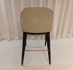 Modern Metal Leg Bar Chair with Cushioned Seat – Functional and Stylish Dining Seating