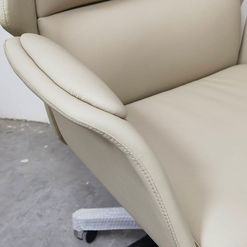 Modern Office Chair with Adjustable Height and Swivel Wheels for Maximum Mobility and Comfort