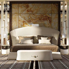 Modern Bedroom Bench with Diamond Stitching for Stylish and Functional Bedroom Decor